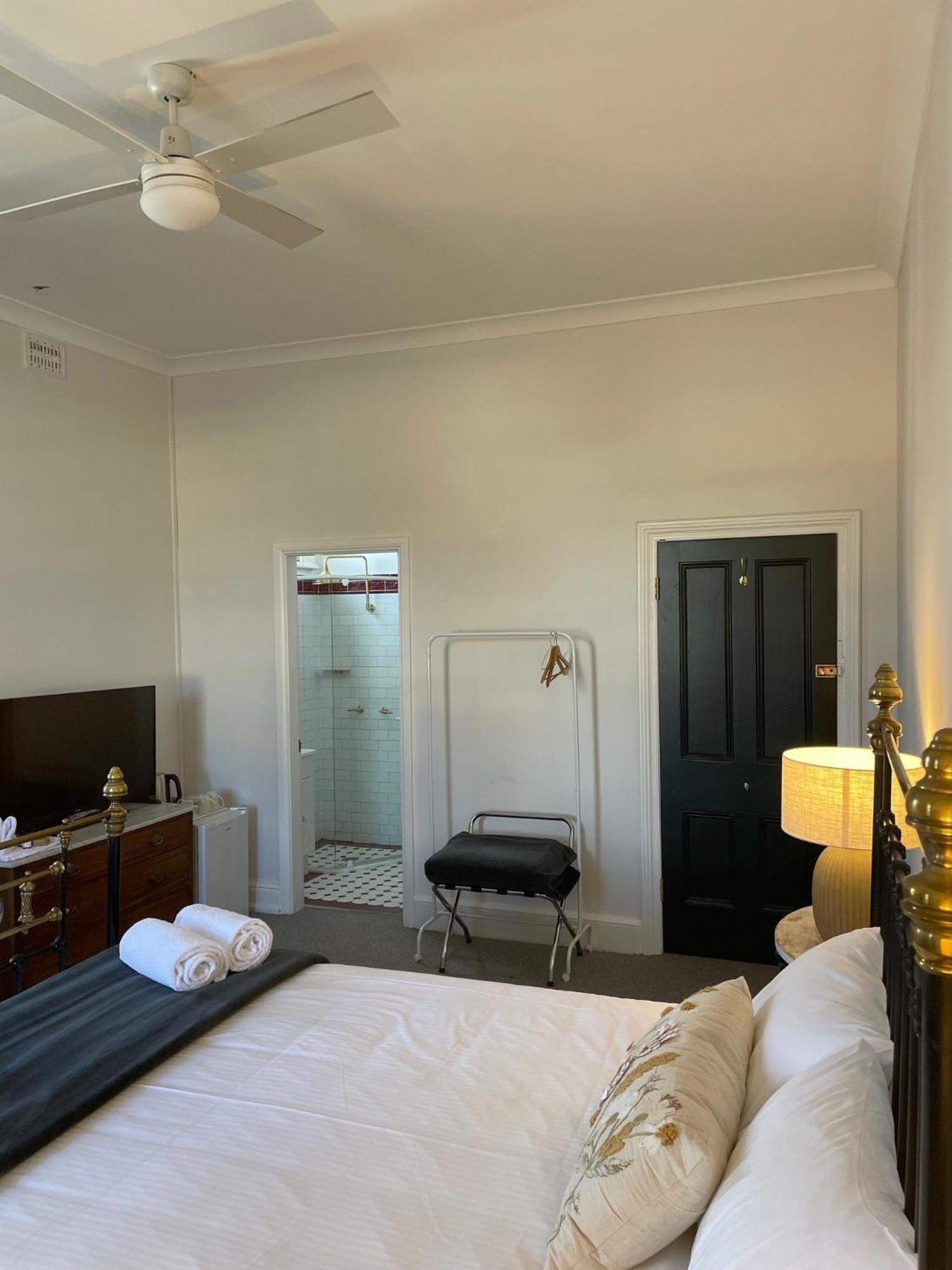 The Bolt Inn Uralla Экстерьер фото